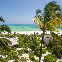 Zanzibar-White-Sand-Luxury-luchtfoto-resort-strand