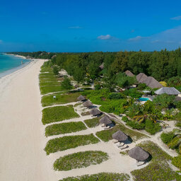 Zanzibar-White-Sand-Luxury-luchtfoto-strand