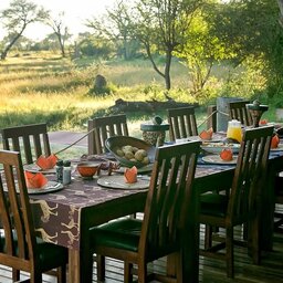 Zimbabwe-Hwangwe-National-Park-The-Hide-Safari-Camp-dining