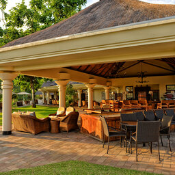 Zimbabwe-Vic-Falls-Ilala-Lodge-bar