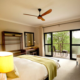 Zimbabwe-Vic-Falls-Ilala-Lodge-deluxe-room