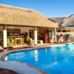 Zimbabwe-Vic-Falls-Ilala-Lodge-pool3