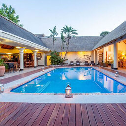 Zimbabwe-Vic-Falls-Ilala-Lodge-pool4