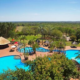Zimbabwe-Vic-Falls-Kingdom-Hotel-pool2