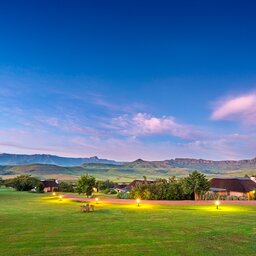 Zuid-Afrika-Drakensbergen-Montusi-Mountain-Lodge-luchtfoto