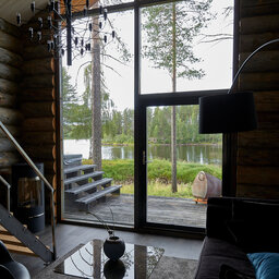 Zweden-Lapland-Arctic-Retreat-zomer-cabin-interieur