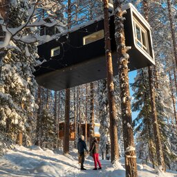 Zweden-Lapland-Harads-treehotel-johan-jansson-met-twee