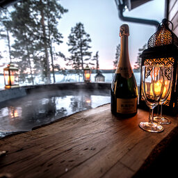 Zweden-Lapland-Kiruna-Fjellborg-Arctic-Lodge-privehottub