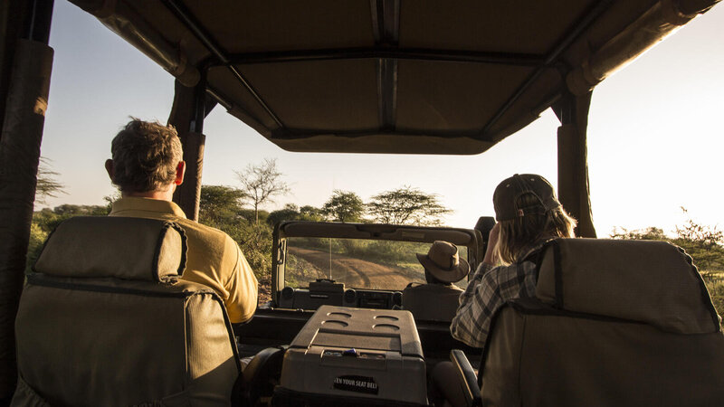 Tanzania-Tarangire-NP-Olivers-Camp-safari-jeep